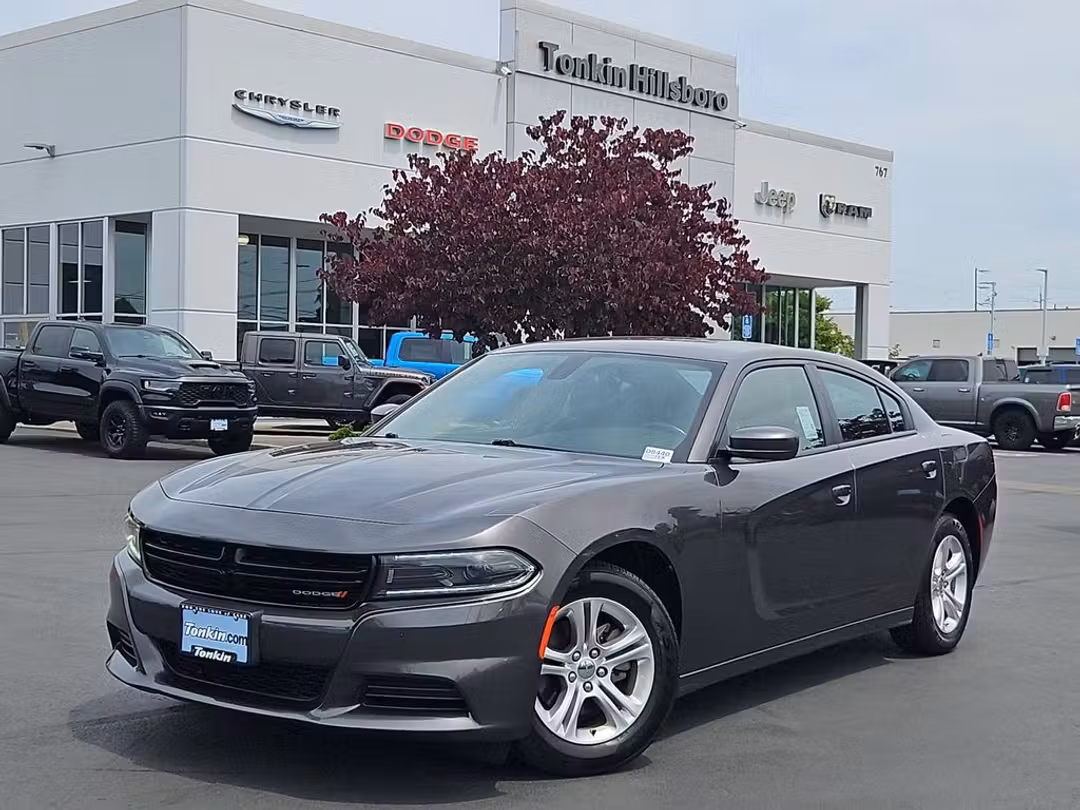 2022 Dodge Charger SXT - Image 2