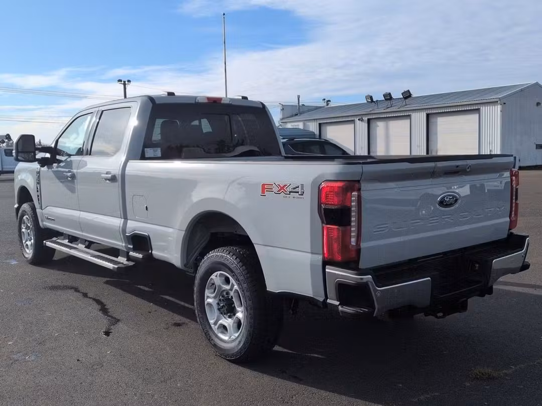 2026 Ford F-350Sd XLT - Image 3