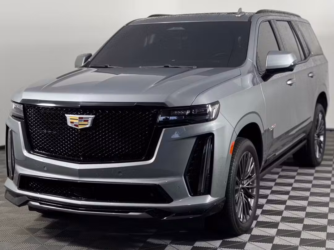 2023 Cadillac Escalade VSeries - Image 3