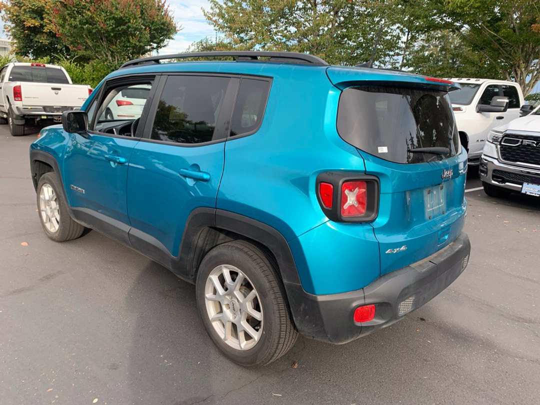 2022 Jeep Renegade Latitude - Image 2