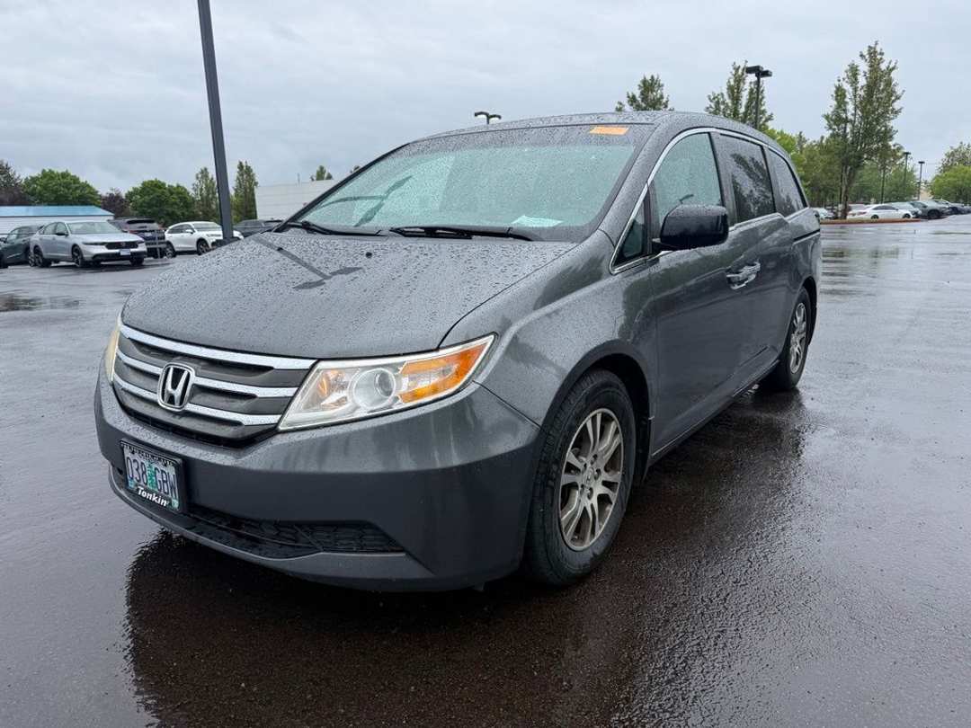 2013 Honda Odyssey EXL - Image 3
