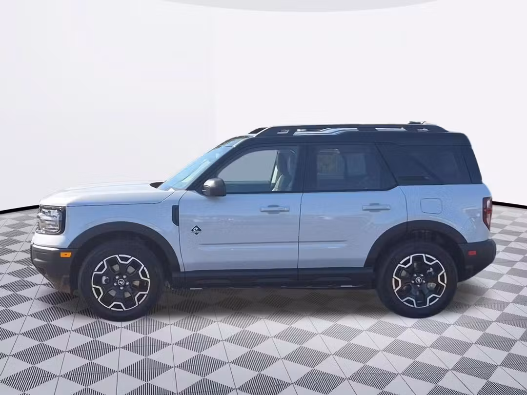 2026 Ford Bronco Sport Outer Banks - Image 3