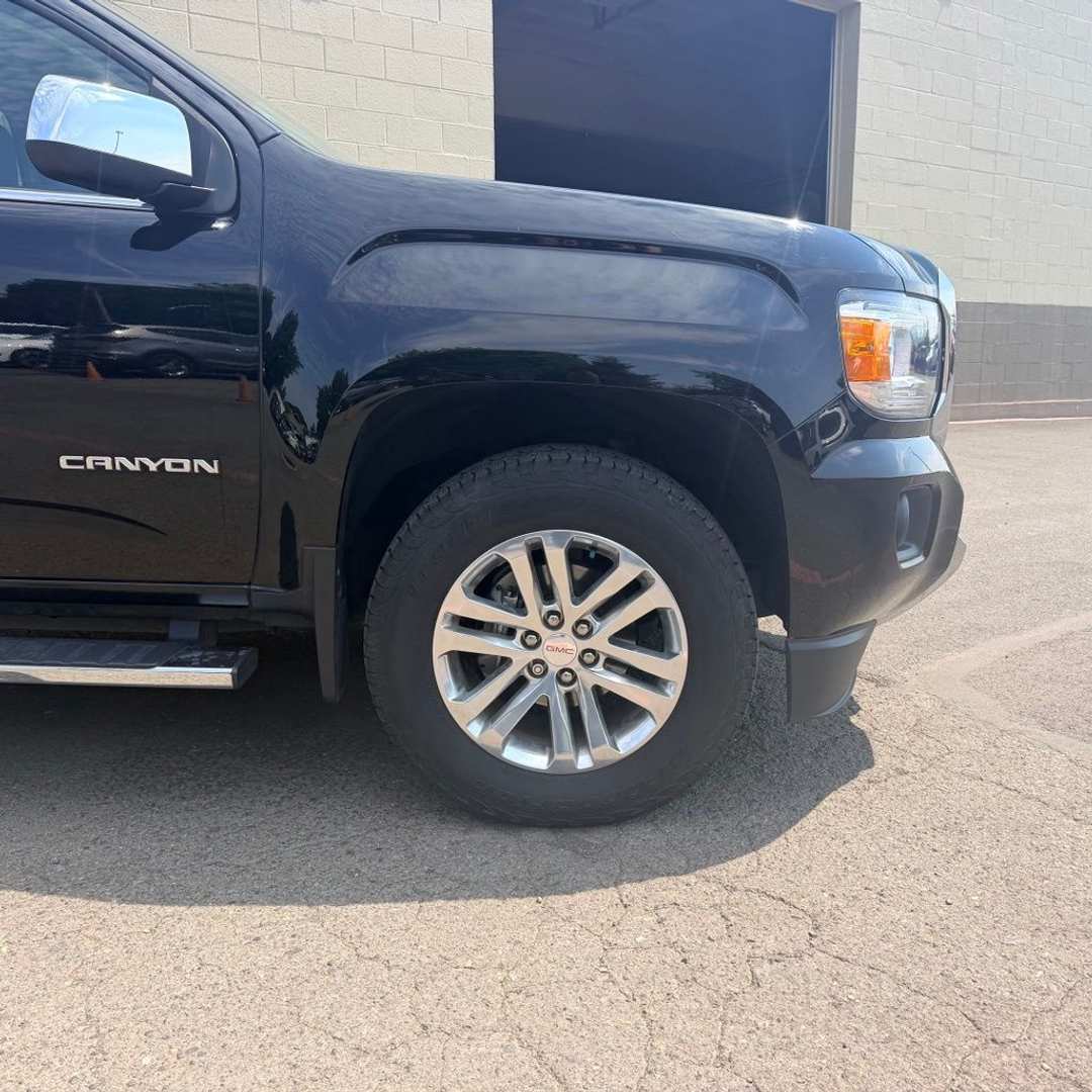 2017 GMC Canyon SLT - Image 2