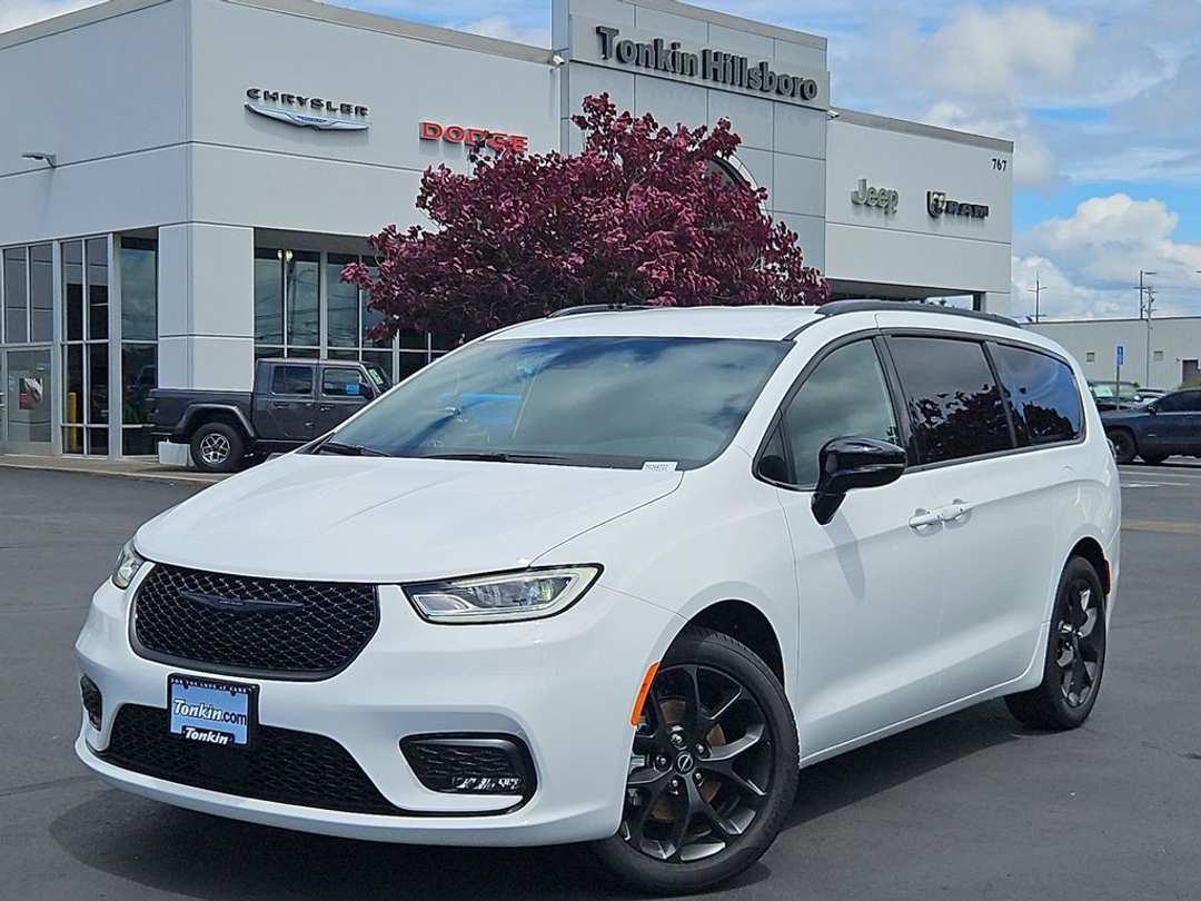 2026 Chrysler Pacifica Select - Image 2