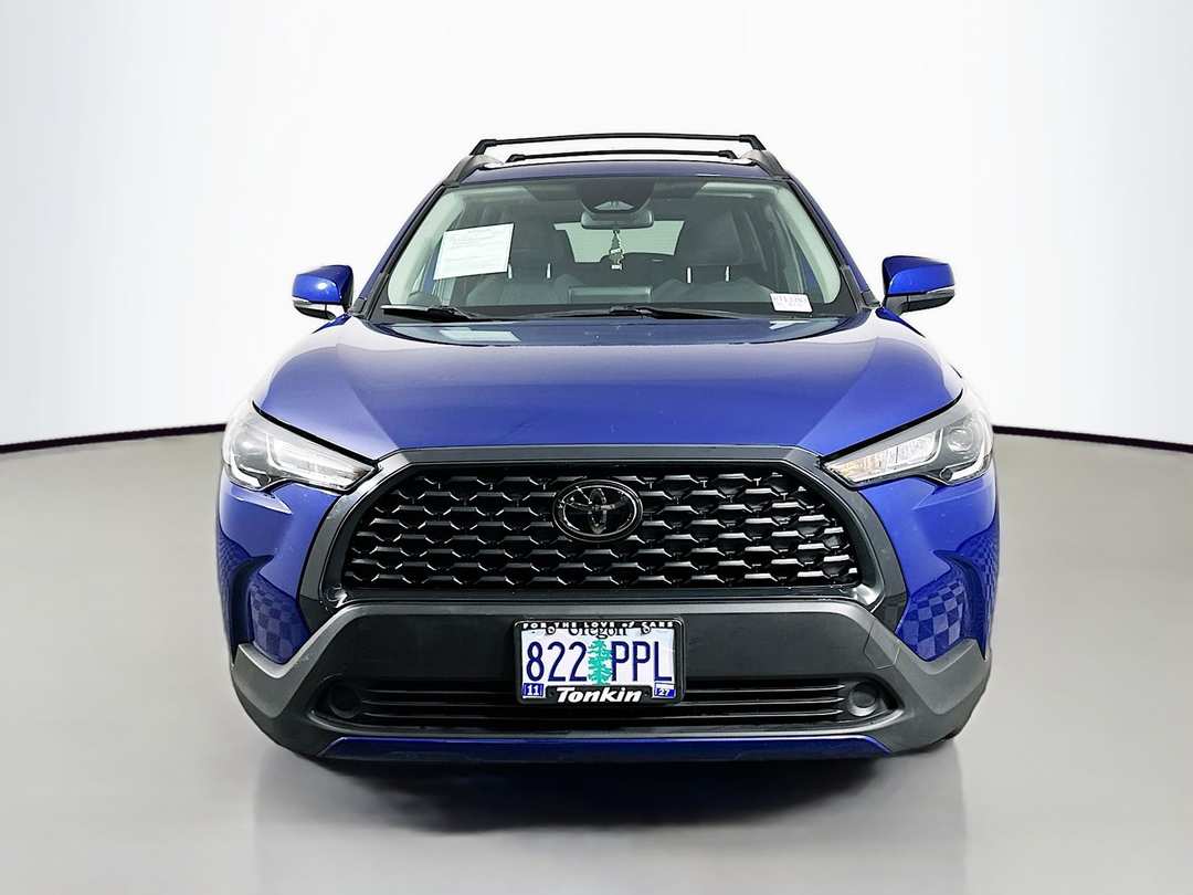 2023 Toyota Corolla Cross LE - Image 2