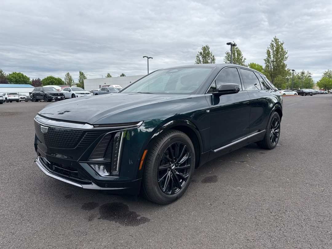 2024 Cadillac Lyriq Sport - Image 3