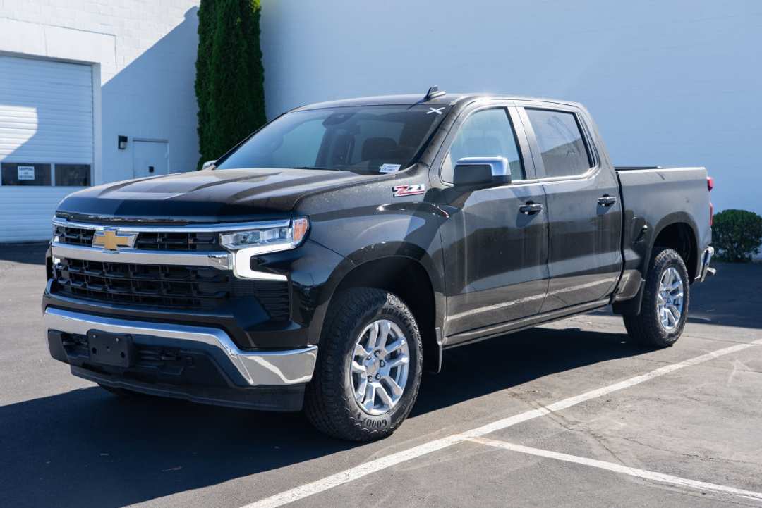 2026 Chevrolet Silverado 1500 LT - Image 3