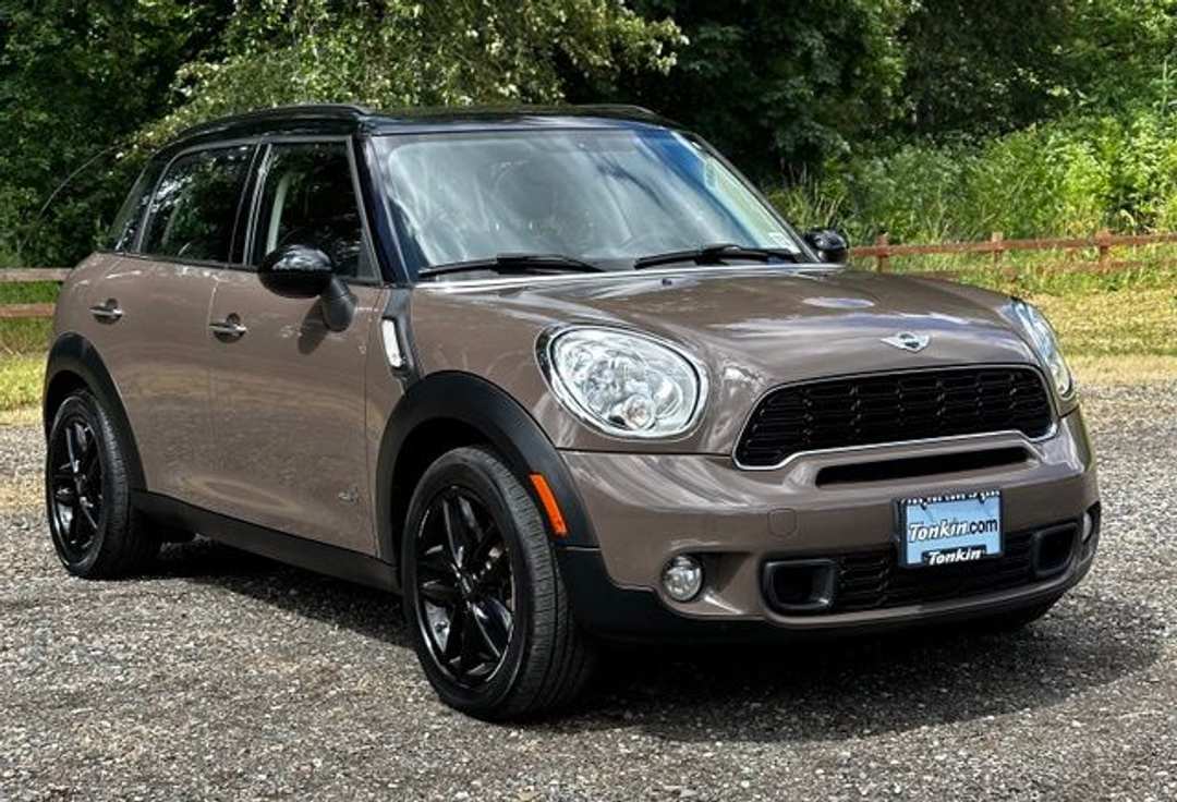 2013 MINI Cooper S Countryman Base - Image 2