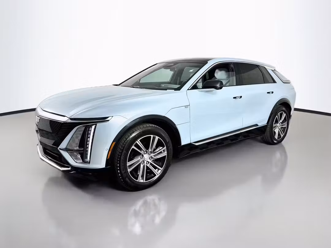 2024 Cadillac Lyriq Luxury - Image 3