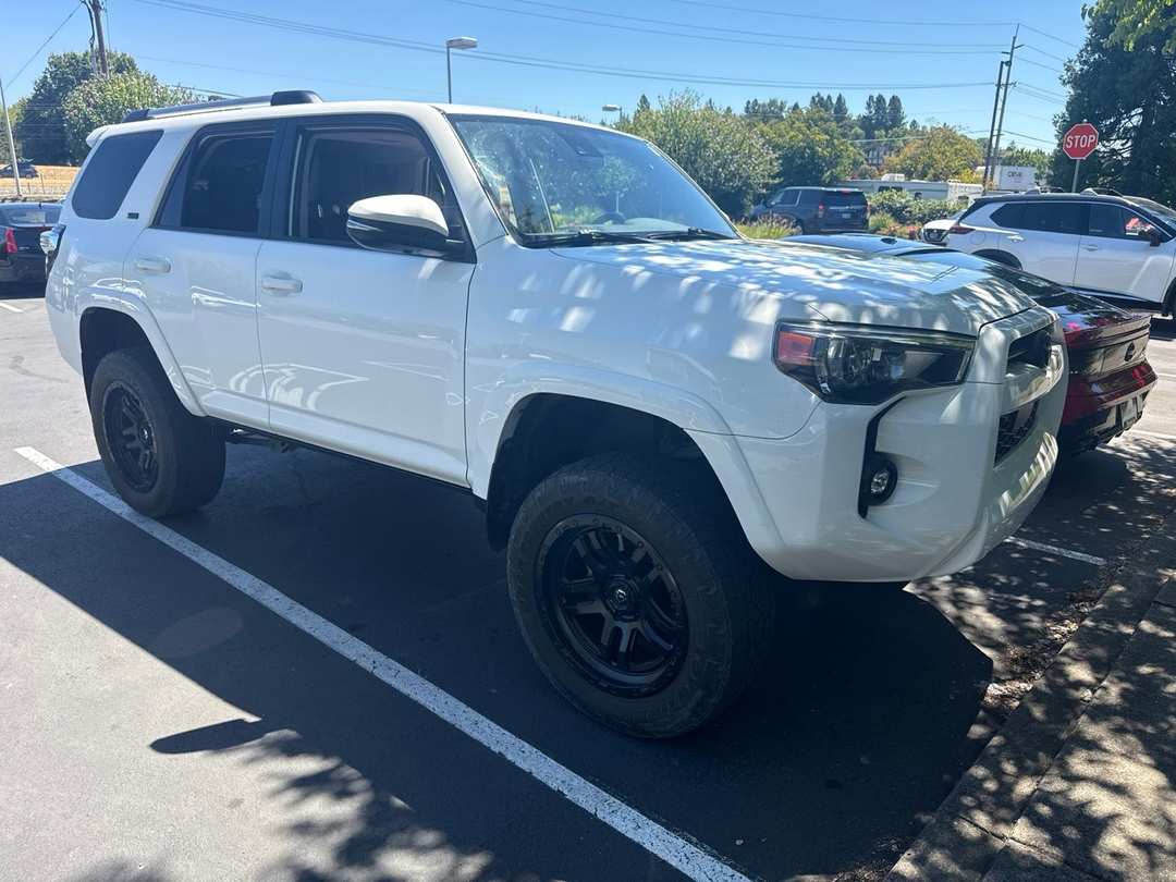 2022 Toyota 4Runner SR5 Premium - Image 3
