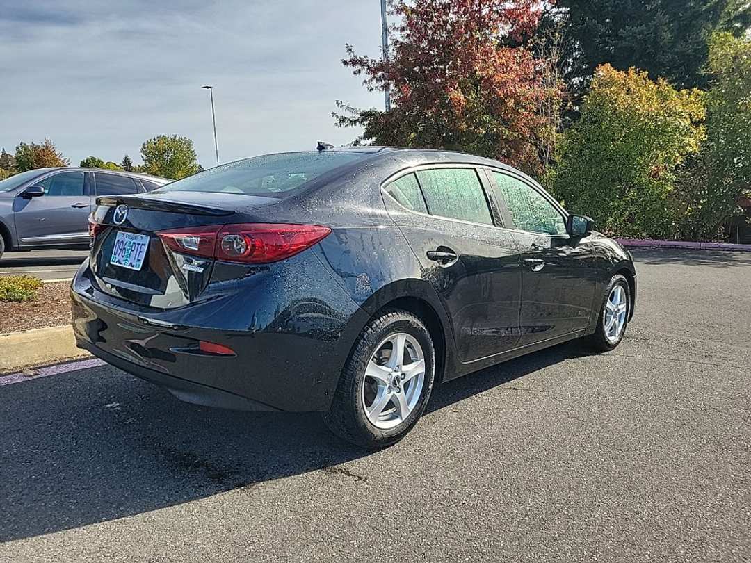 2018 MAZDA Mazda3 Touring - Image 3
