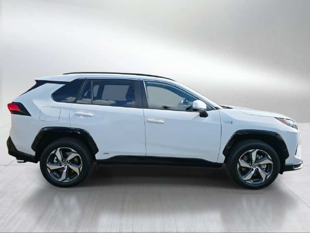 2023 Toyota Rav4 Prime SE - Image 2