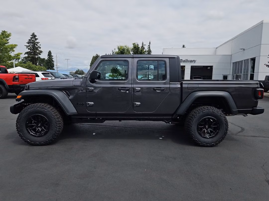 2026 Jeep Gladiator Sport - Image 3