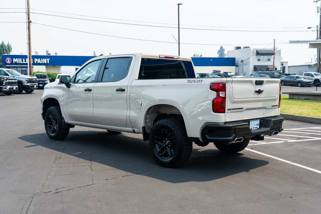 2026 Chevrolet Silverado 1500 Custom Trail Boss - Image 3