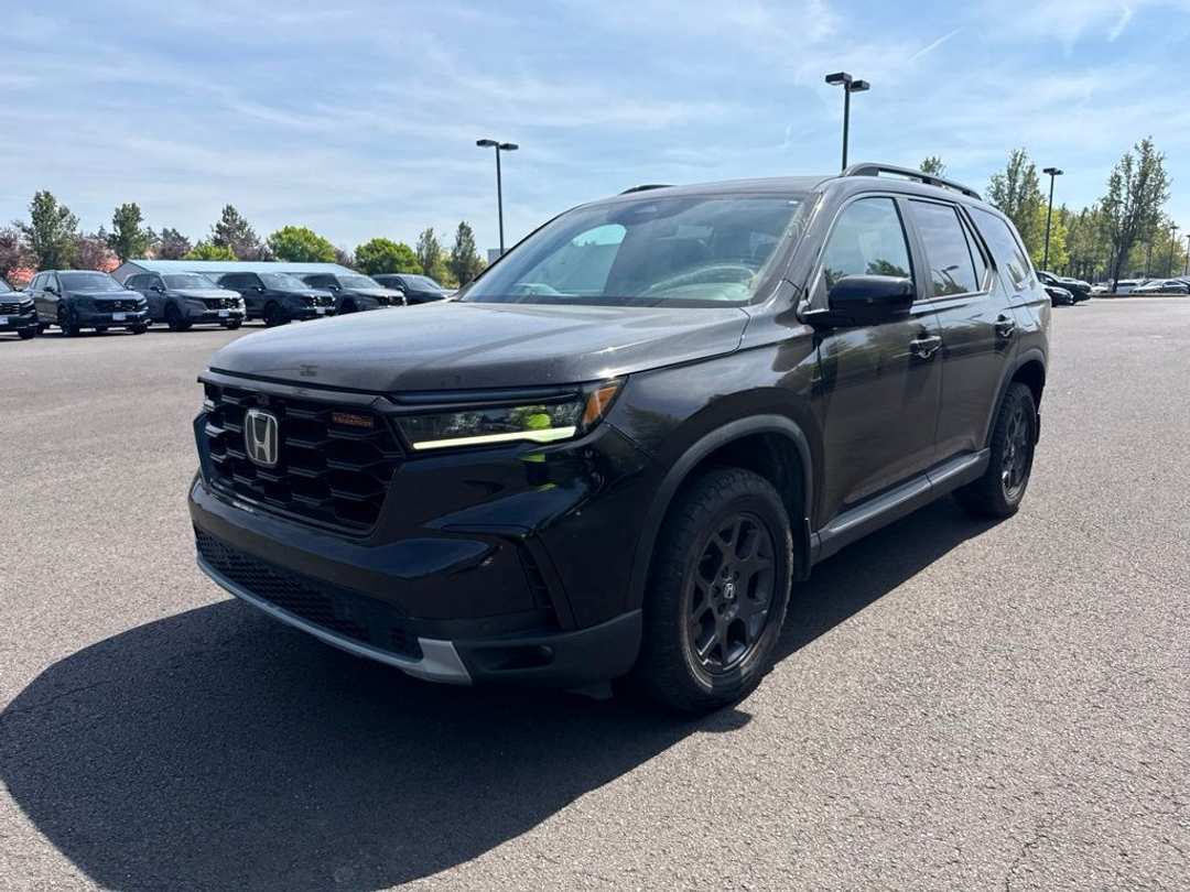 2023 Honda Pilot TrailSport - Image 3