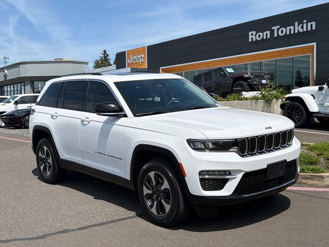 2023 Jeep Grand Cherokee 4xe - Image 2