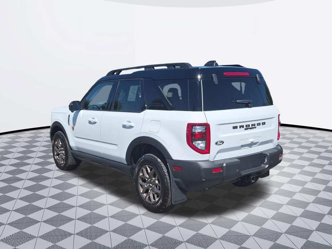 2026 Ford Bronco Sport Badlands - Image 3