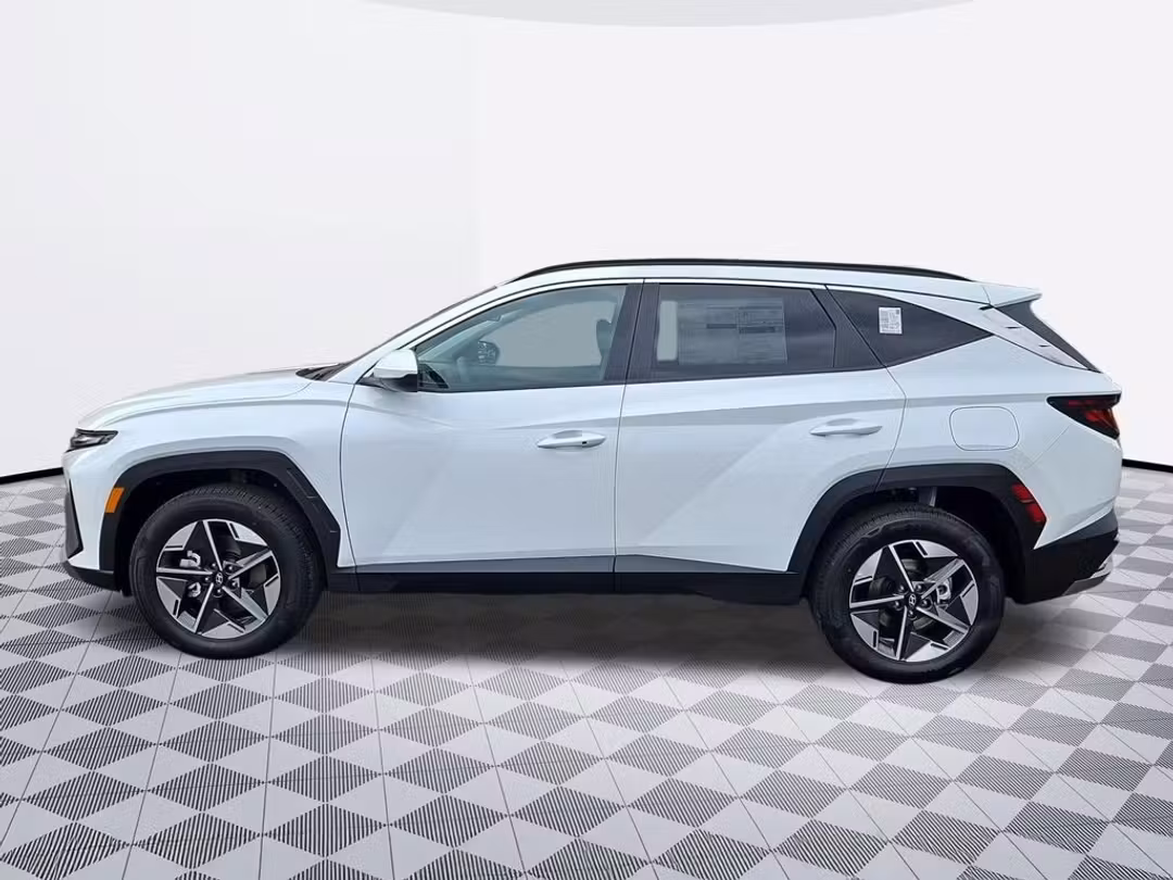 2026 Hyundai Tucson Hybrid SEL - Image 3