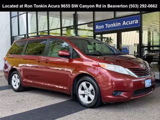 2017 Toyota Sienna LE