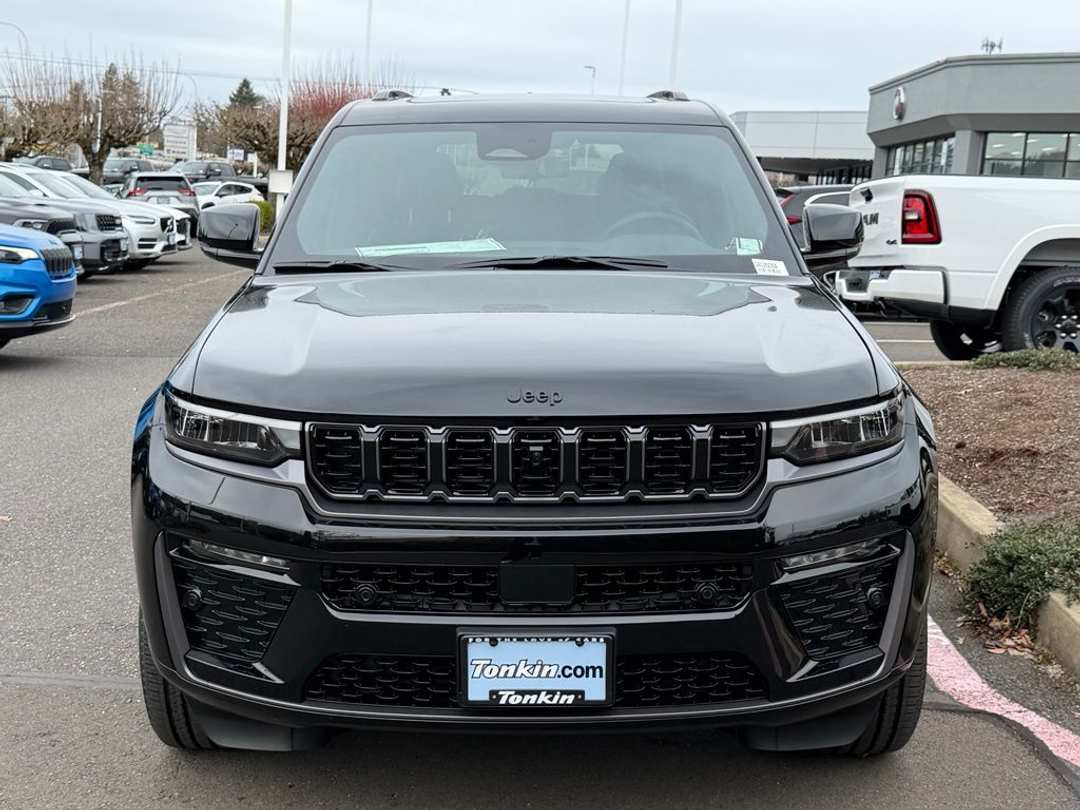 2026 Jeep Grand Cherokee Limited Reserve - Image 3