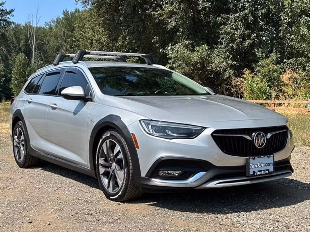 2018 Buick Regal Tourx Preferred - Image 2