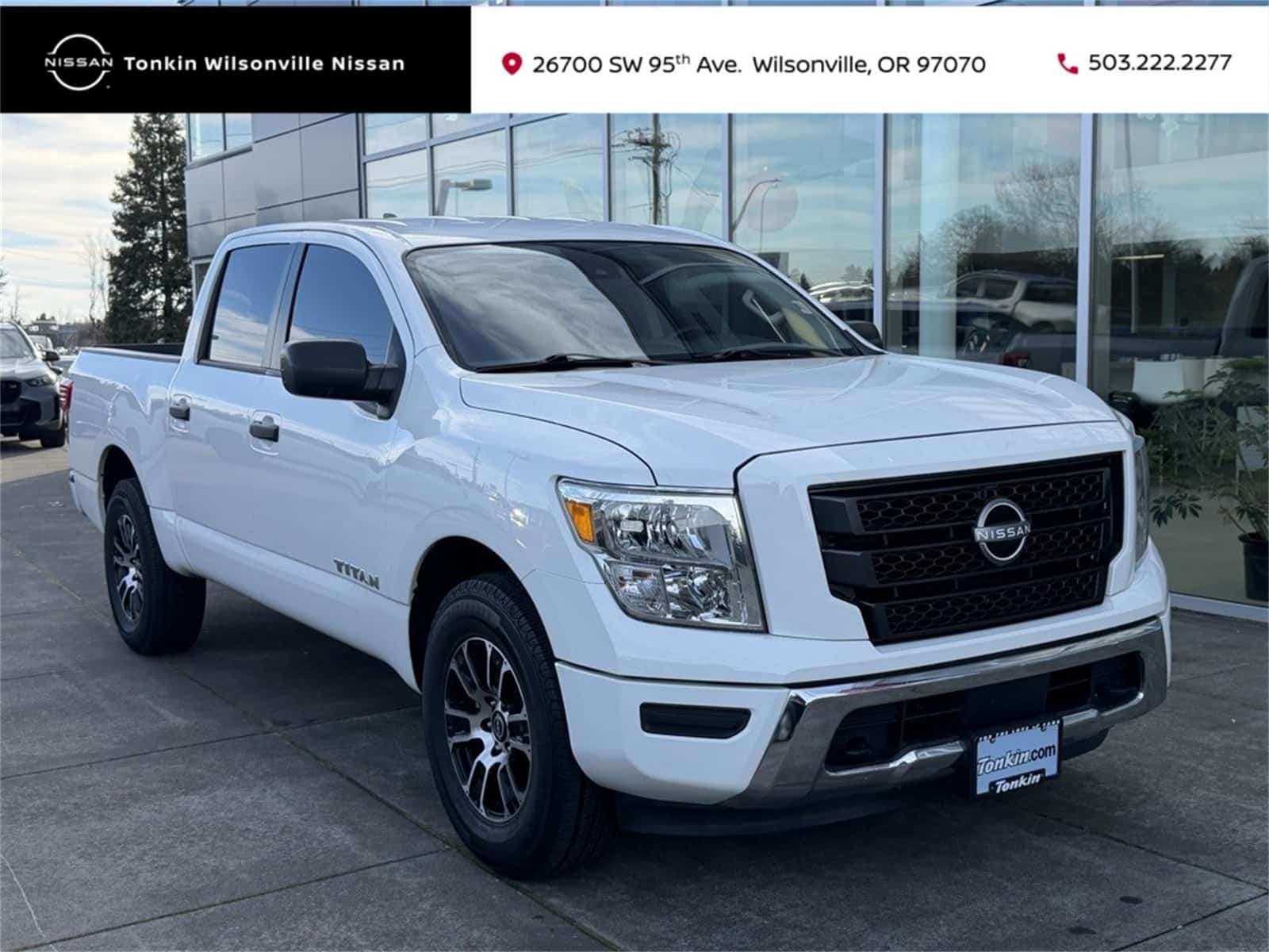 2023 Nissan Titan SV