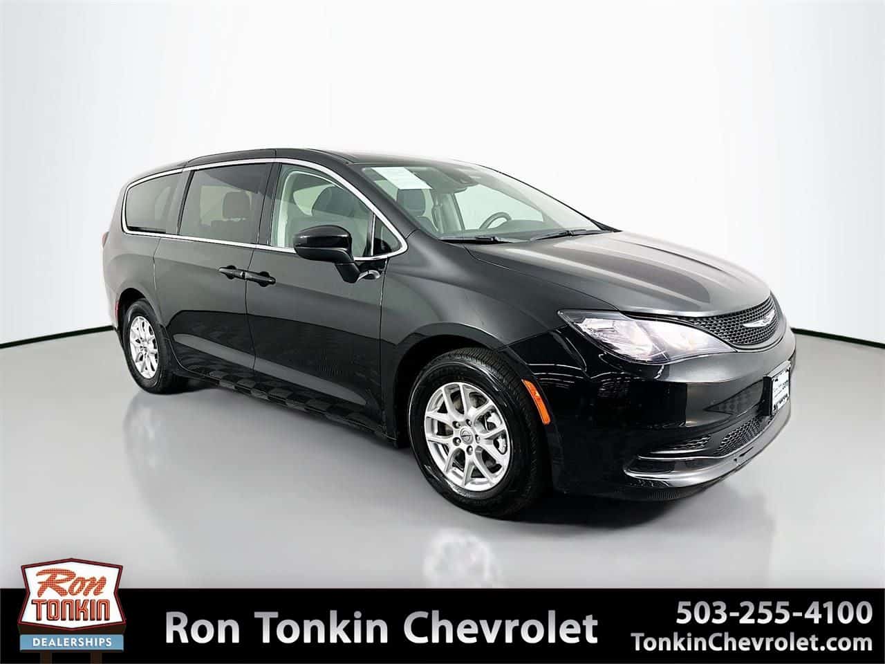 2023 Chrysler Voyager LX - Image 1