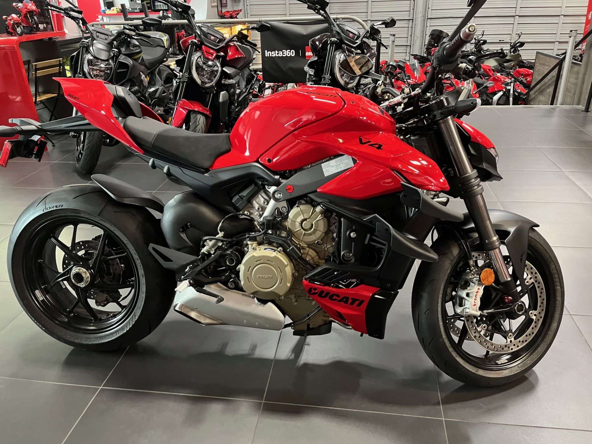 2025 Ducati Streetfighter V4 - Image 1